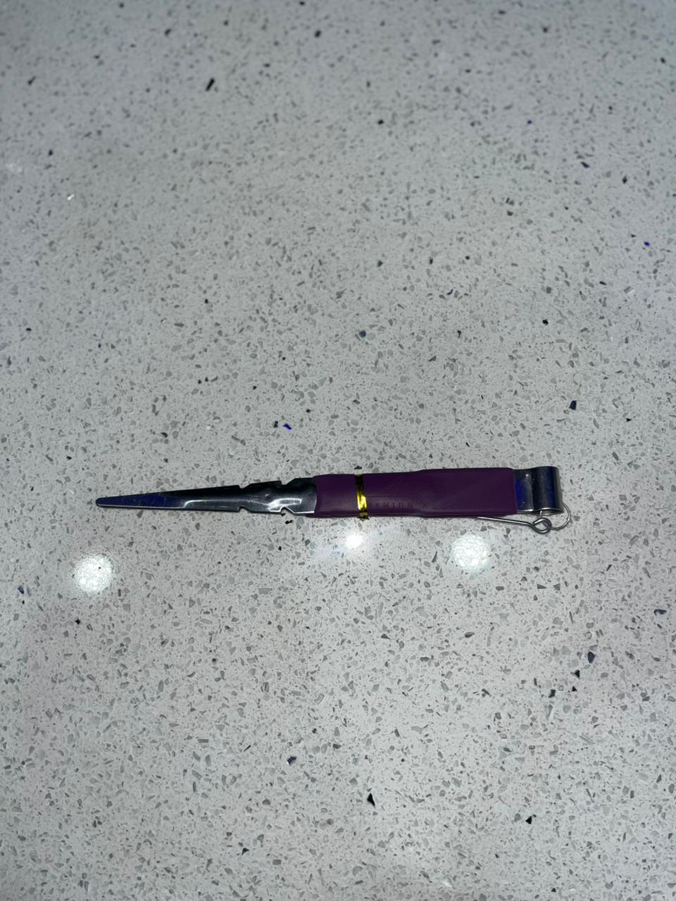 Amaren tongs large